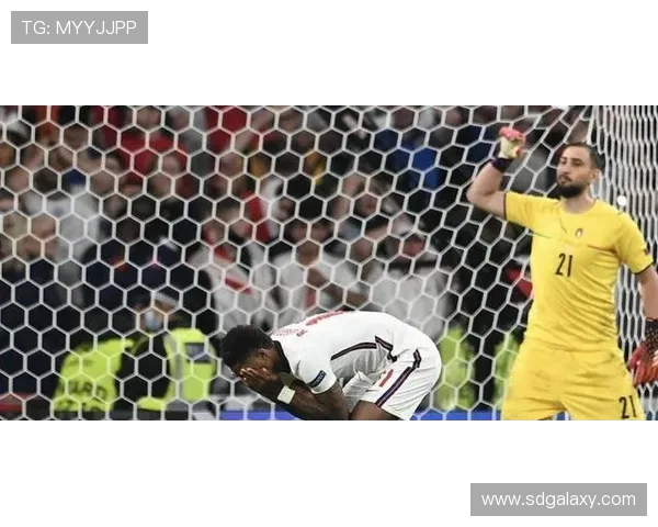 拉什福德与队友批评亚马尔言论不当 引发更大队内争议 拉什福德与队友批评亚马尔言论不当 引发更大队内争议